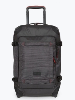 حقيبتي مع Eastpak: تجربة موظف يسافر باستمرار مع حقائب السفر